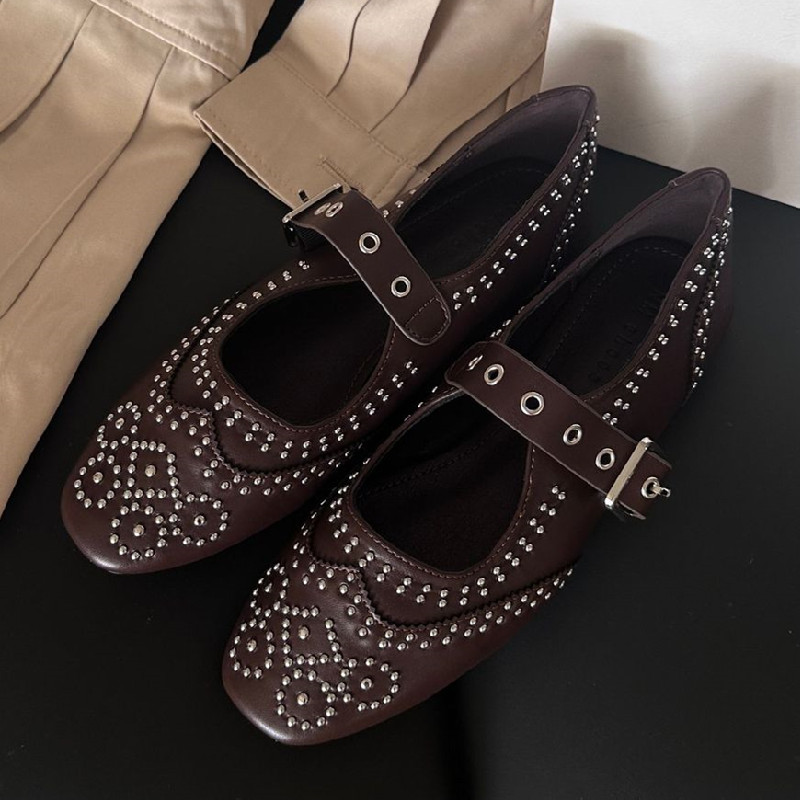 Retro Rivet Buckle Design Flat - Women Fashion Designers recension och pris