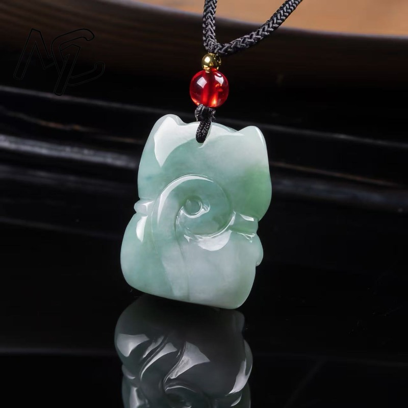 Natural Emerald Jade Lucky Cat - Women Fashion Designers recension och pris